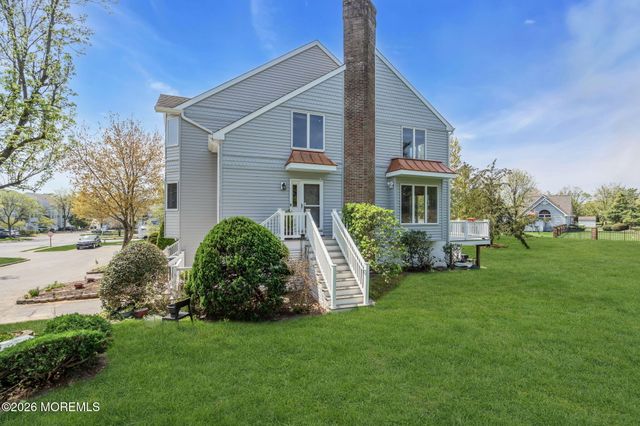 15 Rose Court 105, Toms River, NJ 08753