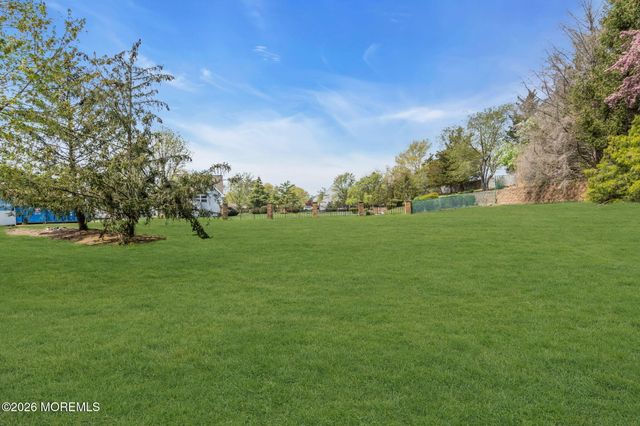 15 Rose Court 105, Toms River, NJ 08753