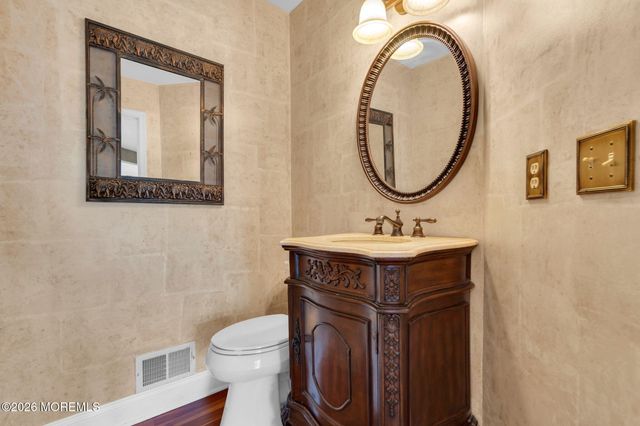 15 Rose Court 105, Toms River, NJ 08753