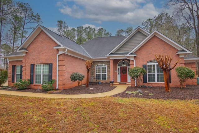 202 Winding Lake Drive, Hamilton, GA 31811