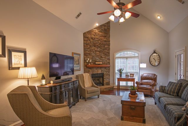 202 Winding Lake Drive, Hamilton, GA 31811