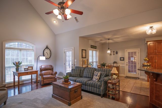 202 Winding Lake Drive, Hamilton, GA 31811