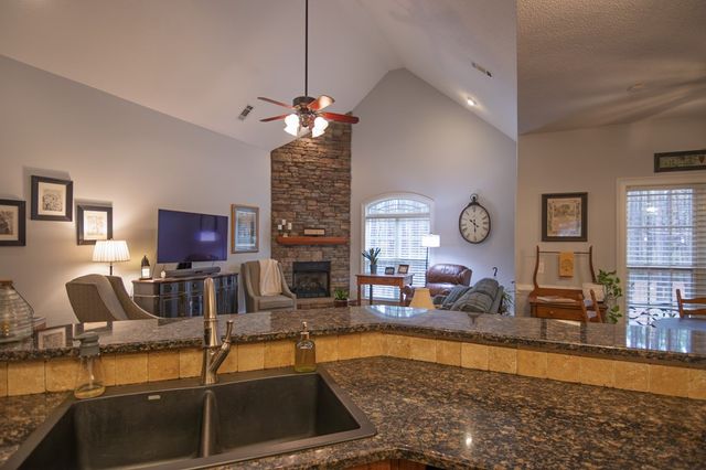 202 Winding Lake Drive, Hamilton, GA 31811