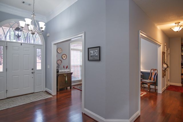 202 Winding Lake Drive, Hamilton, GA 31811