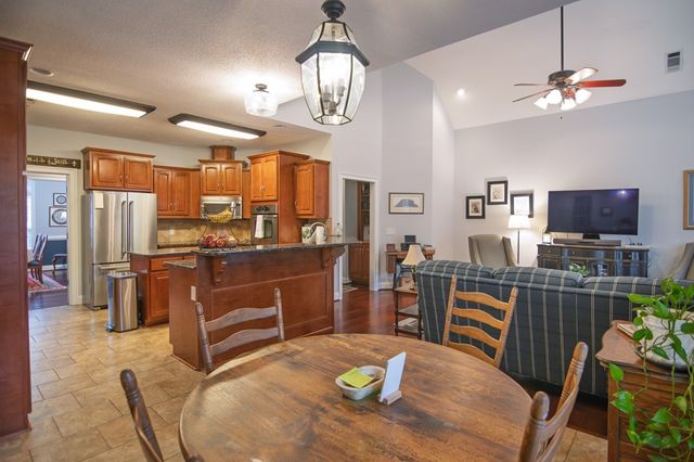 202 Winding Lake Drive, Hamilton, GA 31811