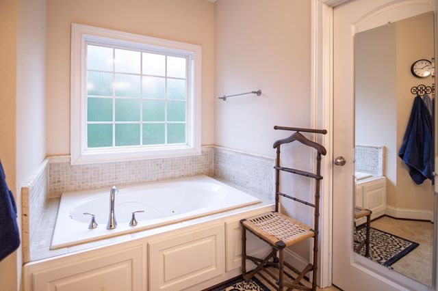 202 Winding Lake Drive, Hamilton, GA 31811