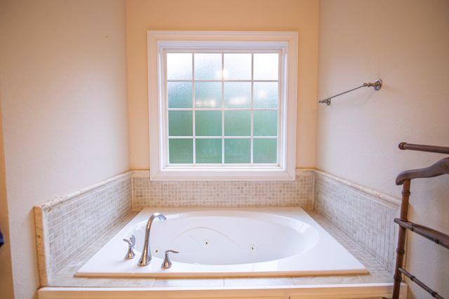 202 Winding Lake Drive, Hamilton, GA 31811