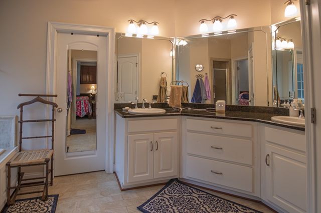 202 Winding Lake Drive, Hamilton, GA 31811