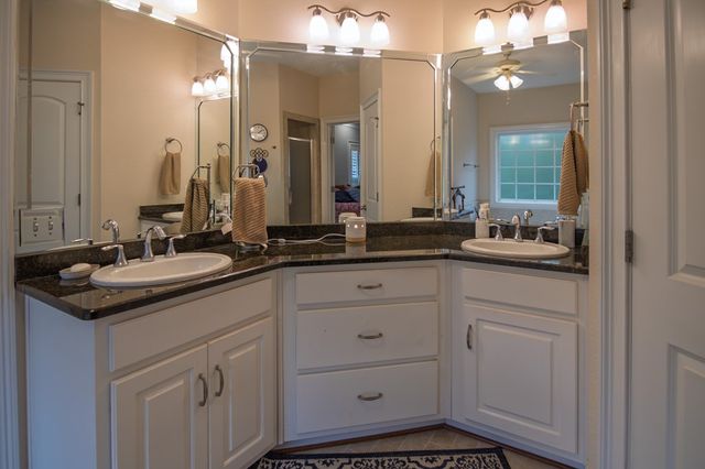 202 Winding Lake Drive, Hamilton, GA 31811