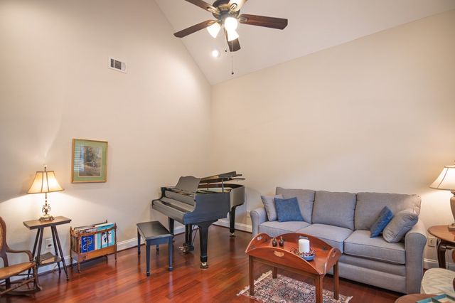 202 Winding Lake Drive, Hamilton, GA 31811