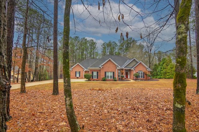 202 Winding Lake Drive, Hamilton, GA 31811
