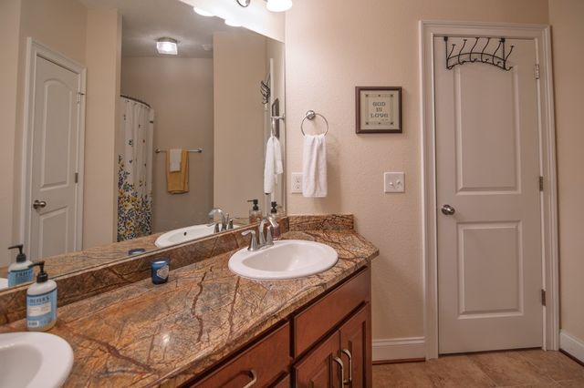 202 Winding Lake Drive, Hamilton, GA 31811