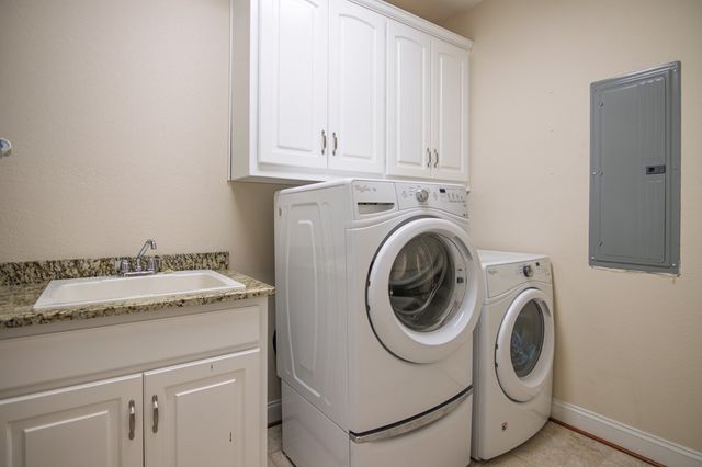 202 Winding Lake Drive, Hamilton, GA 31811