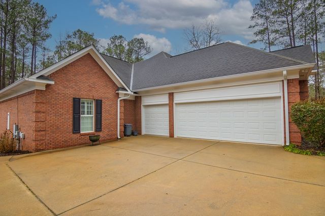 202 Winding Lake Drive, Hamilton, GA 31811