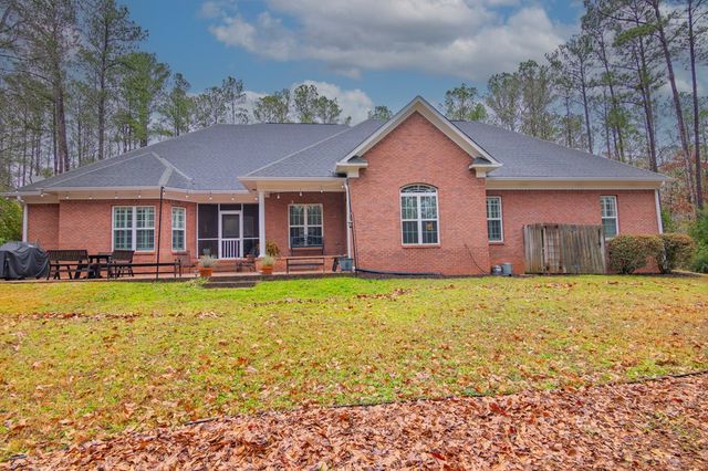 202 Winding Lake Drive, Hamilton, GA 31811
