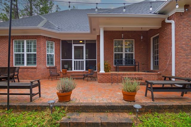 202 Winding Lake Drive, Hamilton, GA 31811