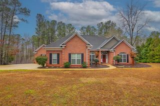 202 Winding Lake Drive, Hamilton, GA 31811