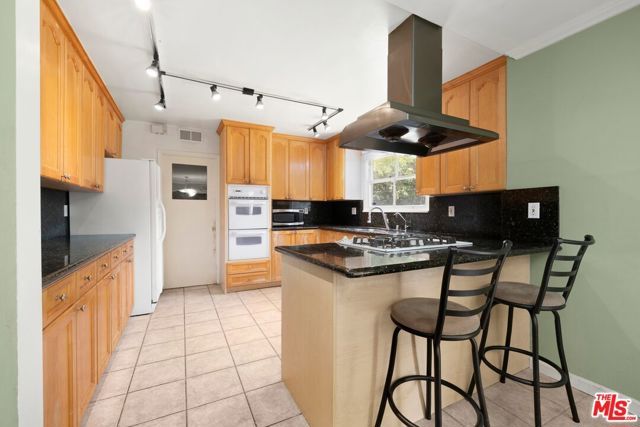 8326 Fable Avenue, West Hills (los Angeles), CA 91304