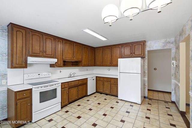 4 Bay Hill Road, Leonardo, NJ 07737