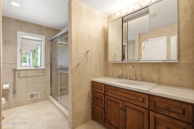 4 Bay Hill Road, Leonardo, NJ 07737