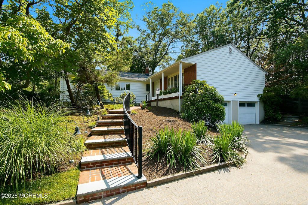 4 Bay Hill Road, Leonardo, NJ 07737