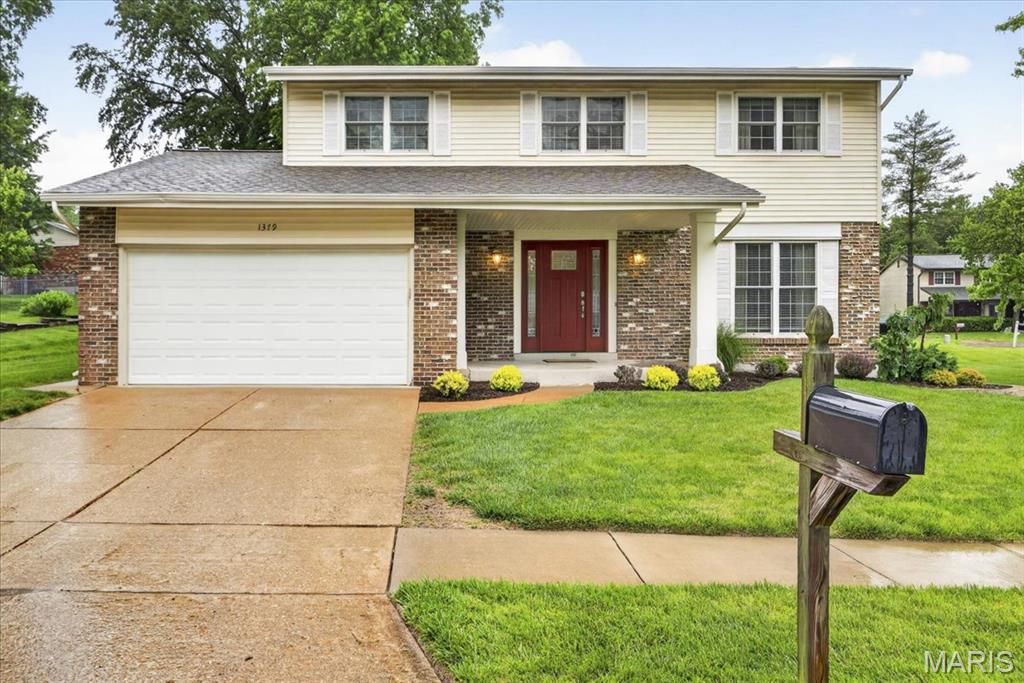 1379 Green Birch Drive, Fenton, MO 63026