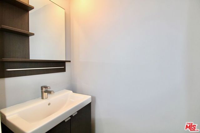7610 Kelvin Avenue, Winnetka (los Angeles), CA 91306