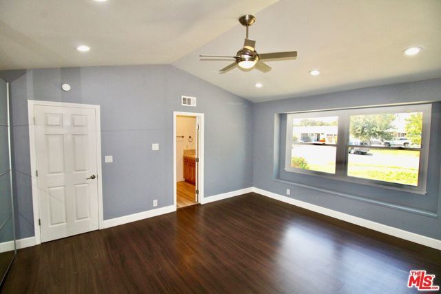 7610 Kelvin Avenue, Winnetka (los Angeles), CA 91306