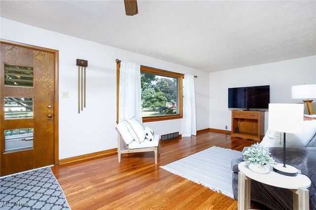 283 Westgate Avenue, Wadsworth, OH 44281