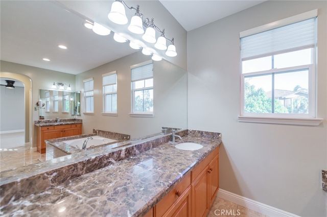 24 Sebastian, Irvine, CA 92602