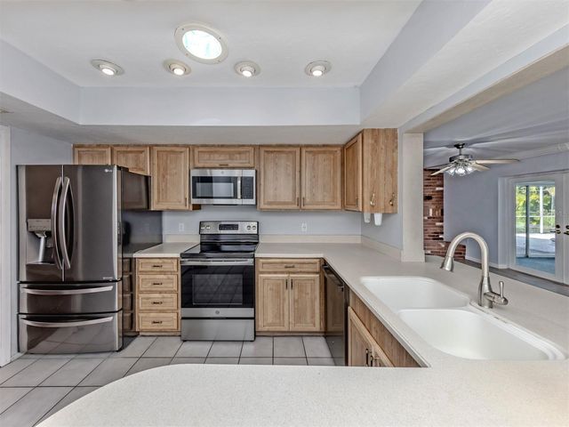 1720 SANDY COURT, Venice, FL 34293