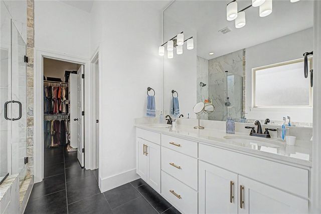 2208 SW Hampton Avenue, Bentonville, AR 72713