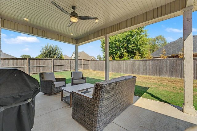 2208 SW Hampton Avenue, Bentonville, AR 72713