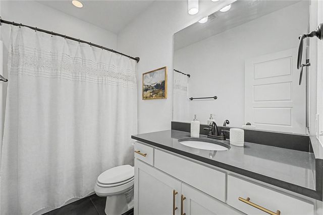 2208 SW Hampton Avenue, Bentonville, AR 72713
