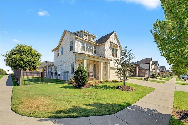 2208 SW Hampton Avenue, Bentonville, AR 72713