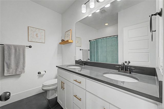 2208 SW Hampton Avenue, Bentonville, AR 72713