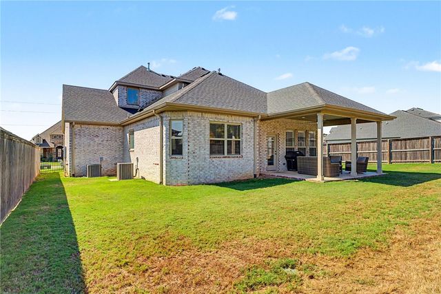 2208 SW Hampton Avenue, Bentonville, AR 72713