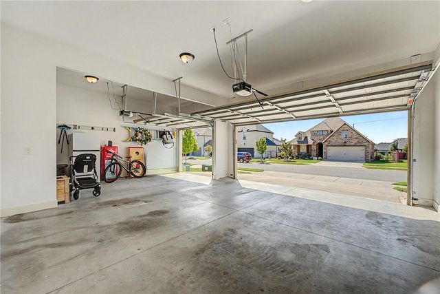 2208 SW Hampton Avenue, Bentonville, AR 72713