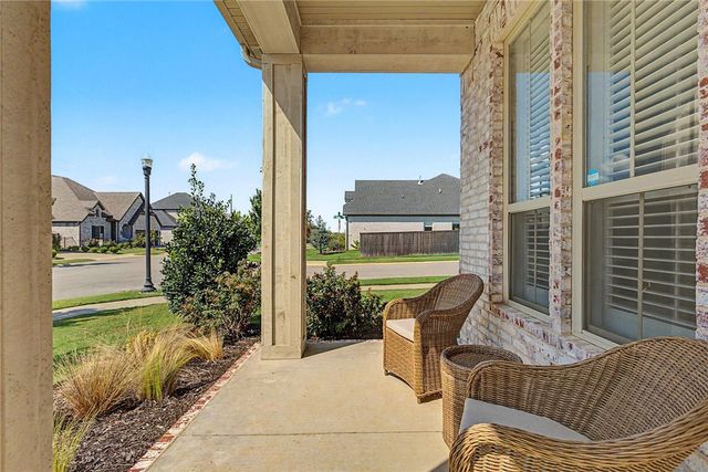 2208 SW Hampton Avenue, Bentonville, AR 72713