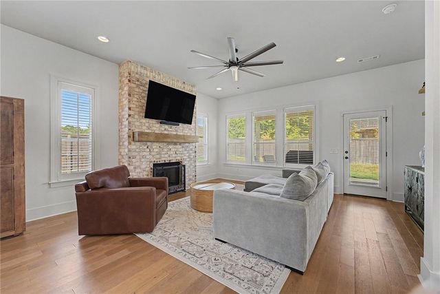 2208 SW Hampton Avenue, Bentonville, AR 72713