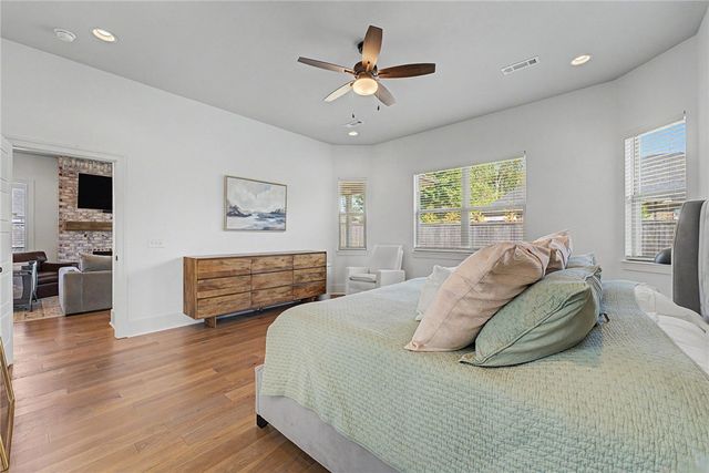 2208 SW Hampton Avenue, Bentonville, AR 72713