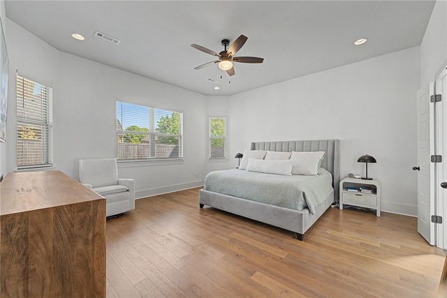 2208 SW Hampton Avenue, Bentonville, AR 72713