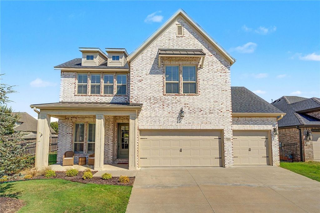 2208 SW Hampton Avenue, Bentonville, AR 72713