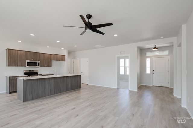 17690 N Boone Peak Ave, Nampa, ID 83687