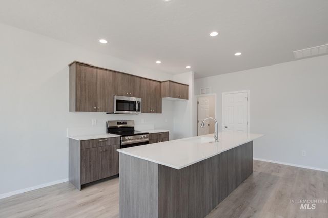 17690 N Boone Peak Ave, Nampa, ID 83687