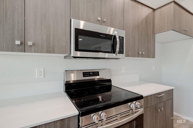 17690 N Boone Peak Ave, Nampa, ID 83687