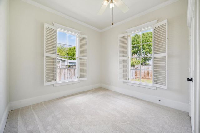 806 Sabine Street, Houston, TX 77007