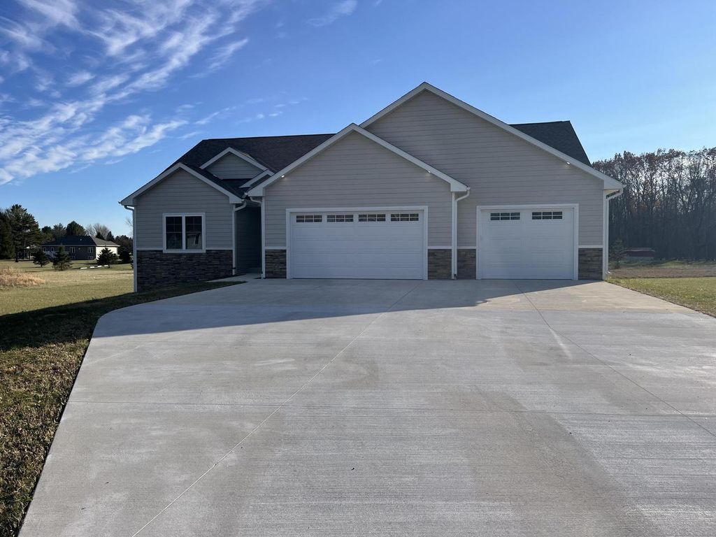 2171 Wallace Lake ROAD, West Bend, WI 53090