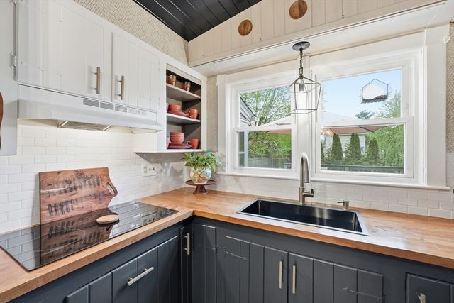 26 Fales St, Worcester, MA 01606