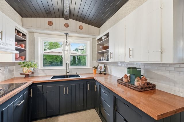 26 Fales St, Worcester, MA 01606